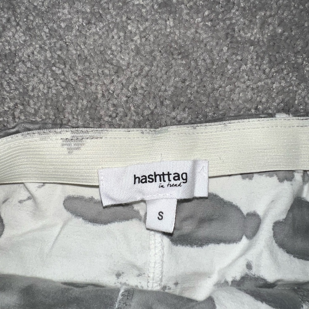 Grey Print Mini Skirt - Picture 3 of 4